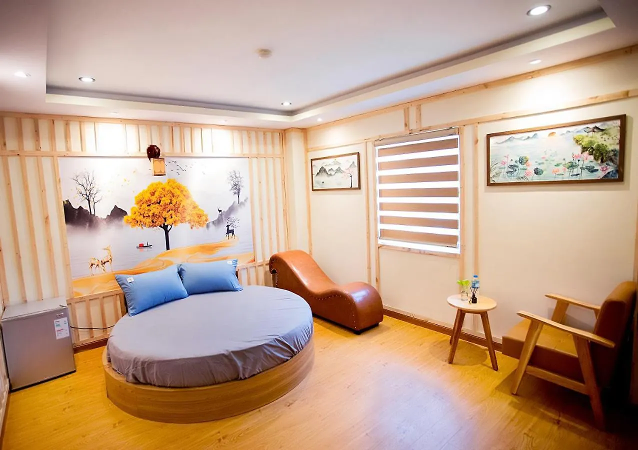 Vu Hotel & Massage Da Nang 3*,